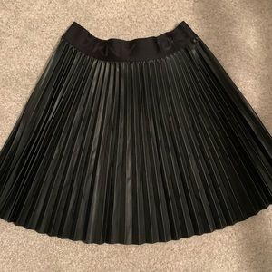 DKNY Women's Faux-Leather Pleated Pull-On Mini Skirt